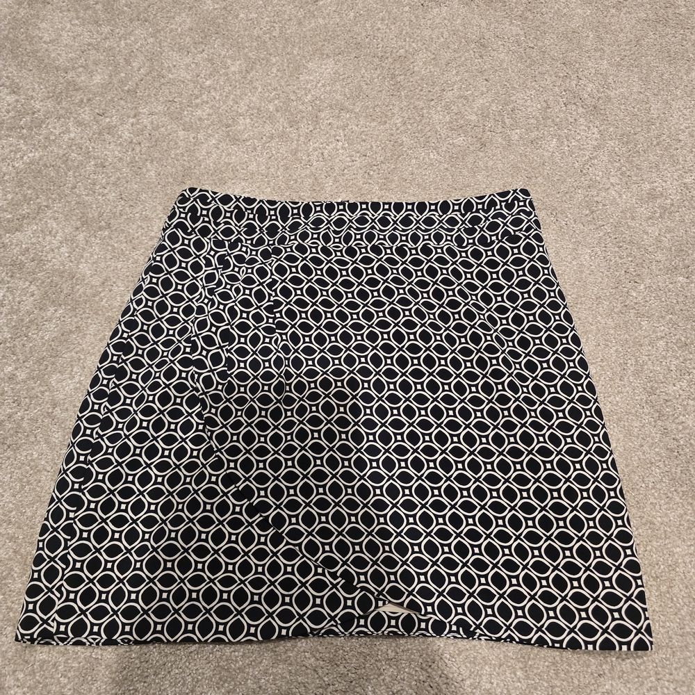 Banana Republic Black and White Circle Pattern Mini Skirt